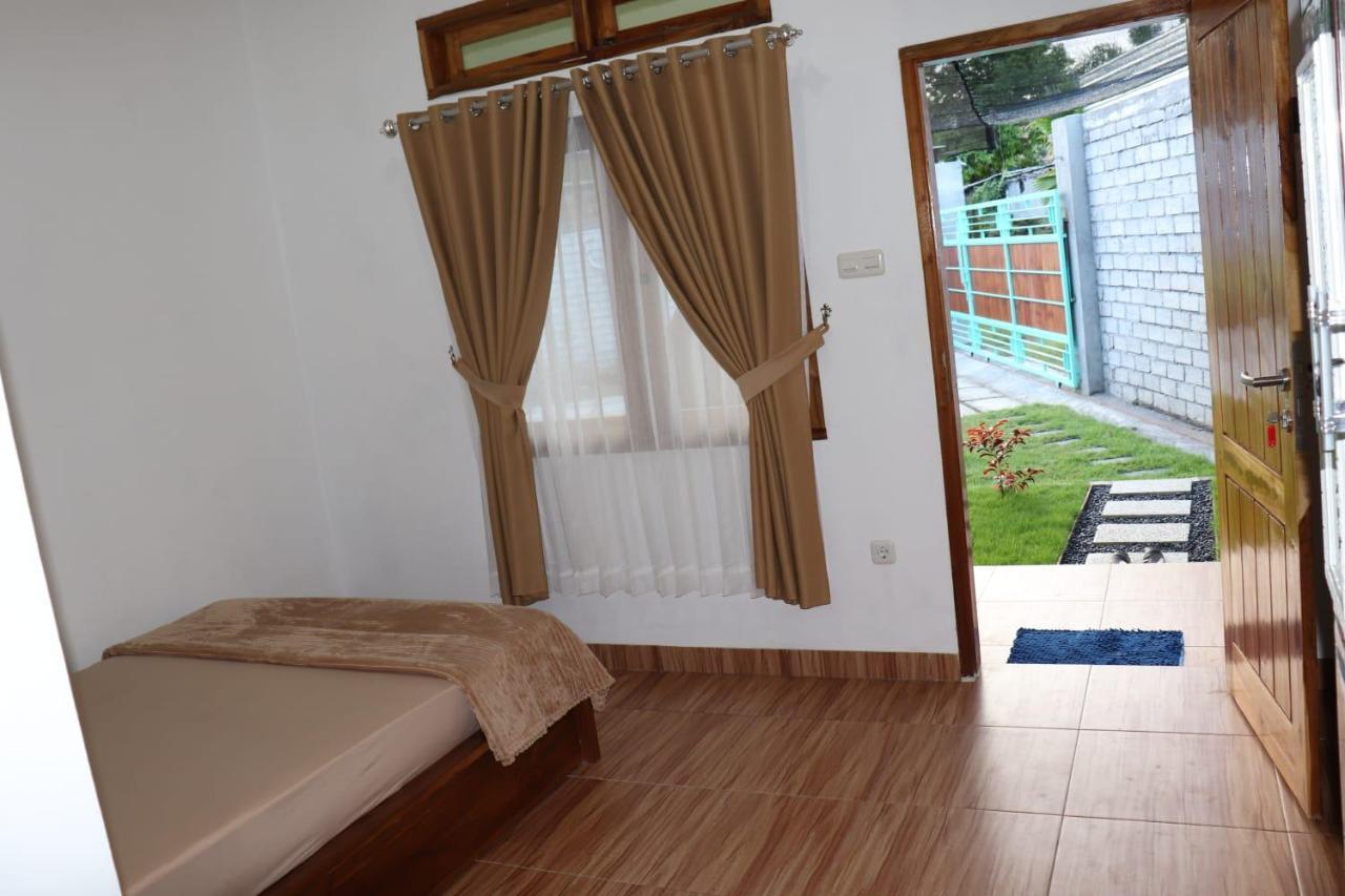Room 212 Kuta  Екстер'єр фото