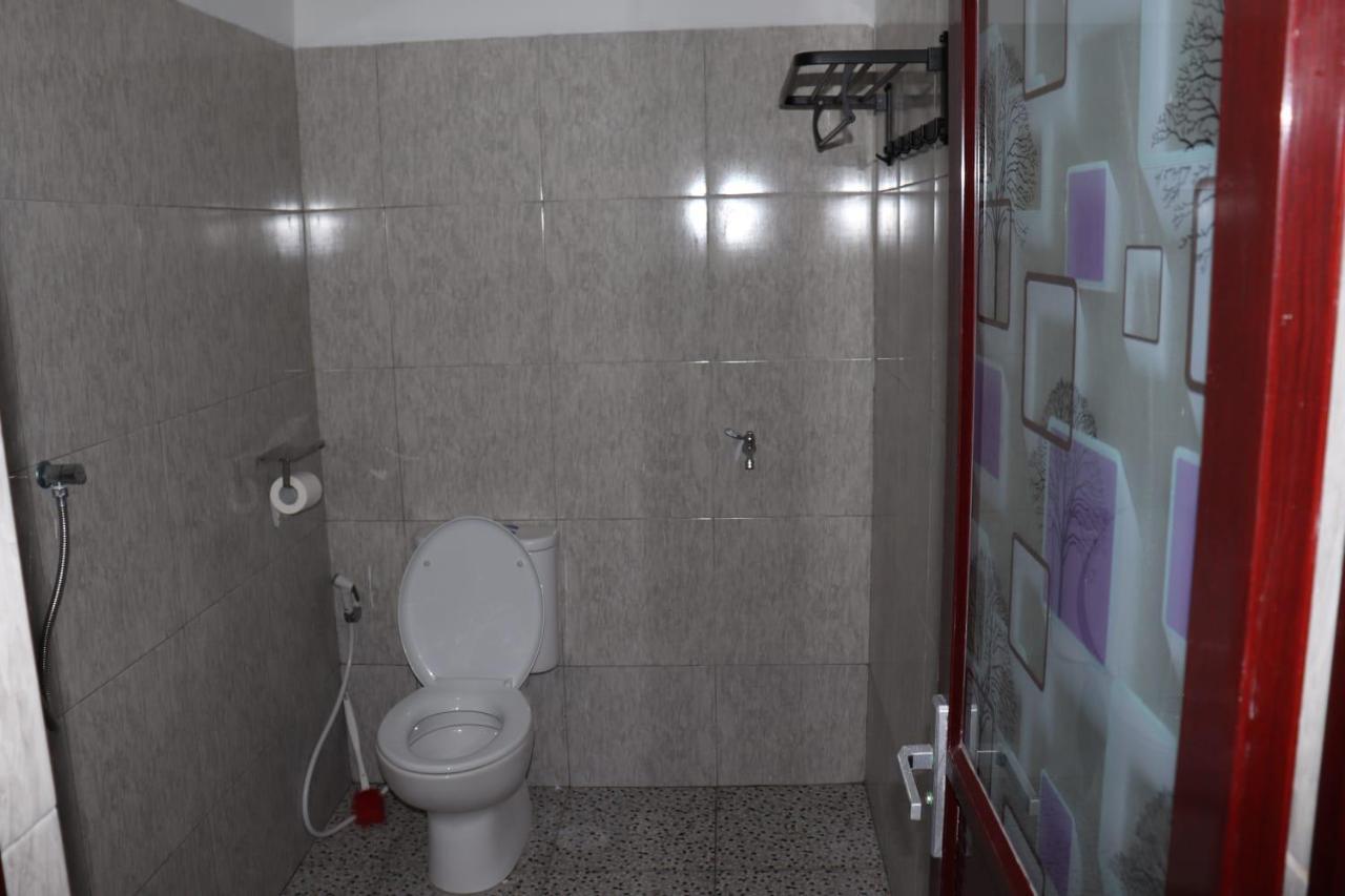 Room 212 Kuta  Екстер'єр фото