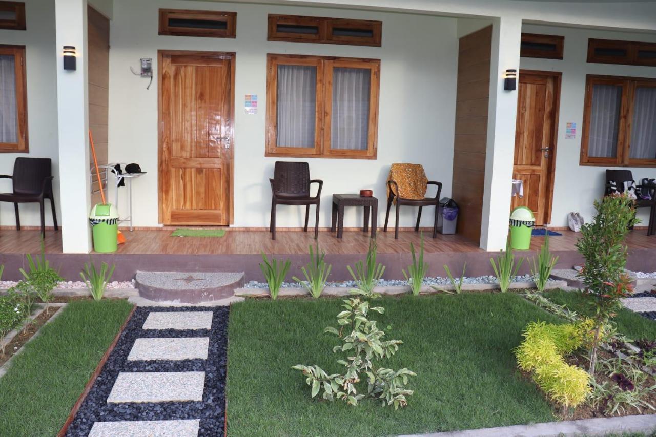 Room 212 Kuta  Екстер'єр фото